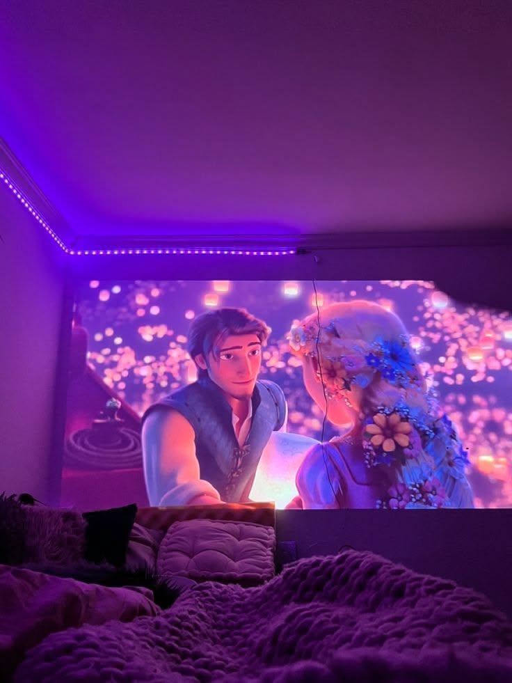 Proyector HY300 proyectando una película en 150 pulgadas en la pared de un dormitorio
